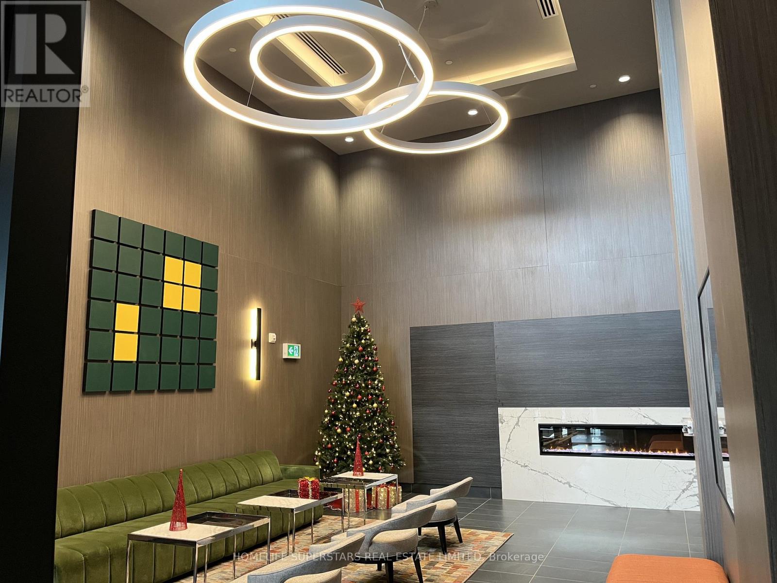 204 - 95 Dundas Street W, Oakville, Ontario  L6M 5N4 - Photo 4 - W12725492