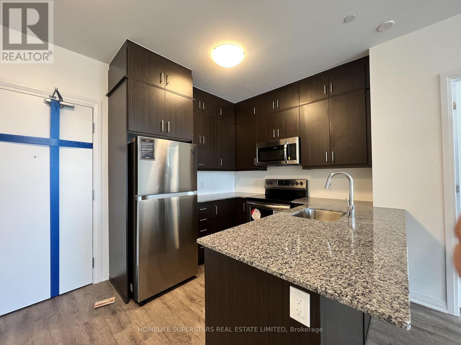 204 - 95 Dundas Street W, Oakville, Ontario  L6M 5N4 - Photo 7 - W12725492