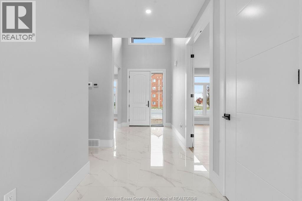 4615 Huron Church Line Road, Lasalle, Ontario N9H 1H3 - Photo 11 - 26001831