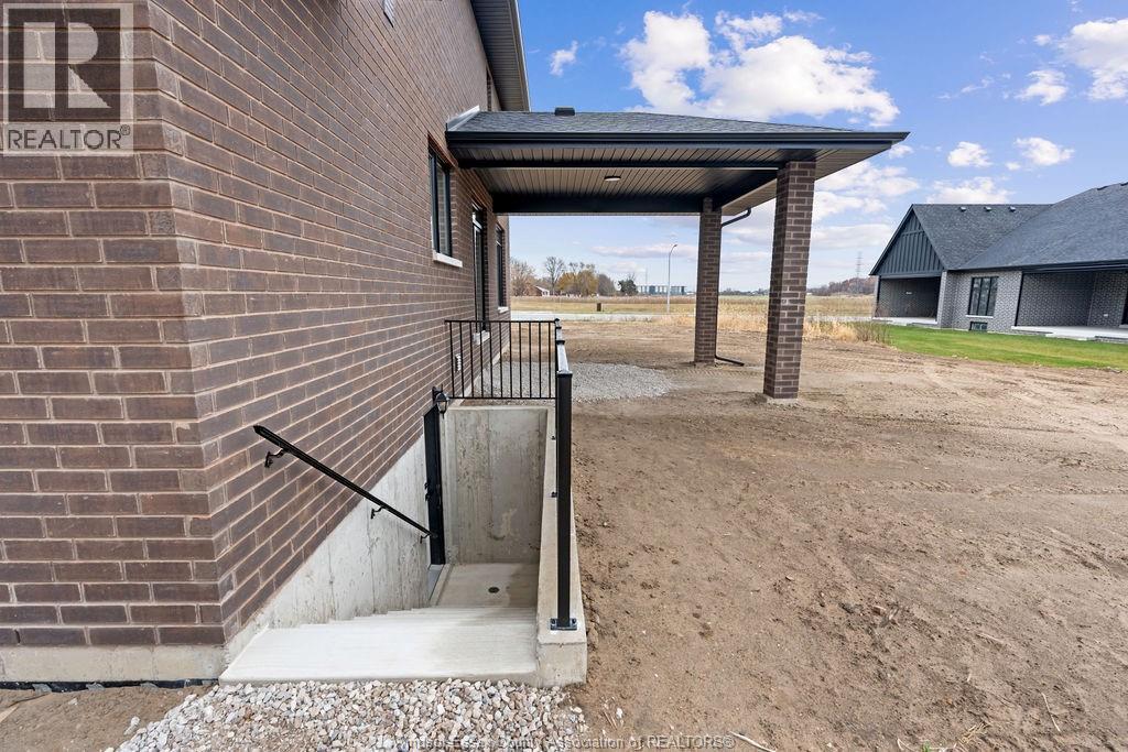 4615 Huron Church Line Road, Lasalle, Ontario N9H 1H3 - Photo 4 - 26001831