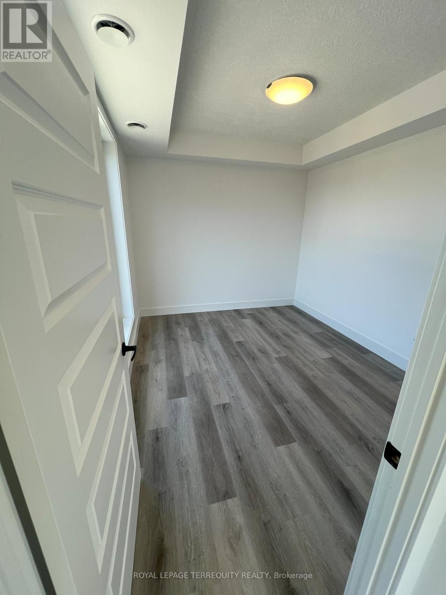 416 - 107 Roger Street, Waterloo, Ontario  N2J 0G3 - Photo 12 - X12725350