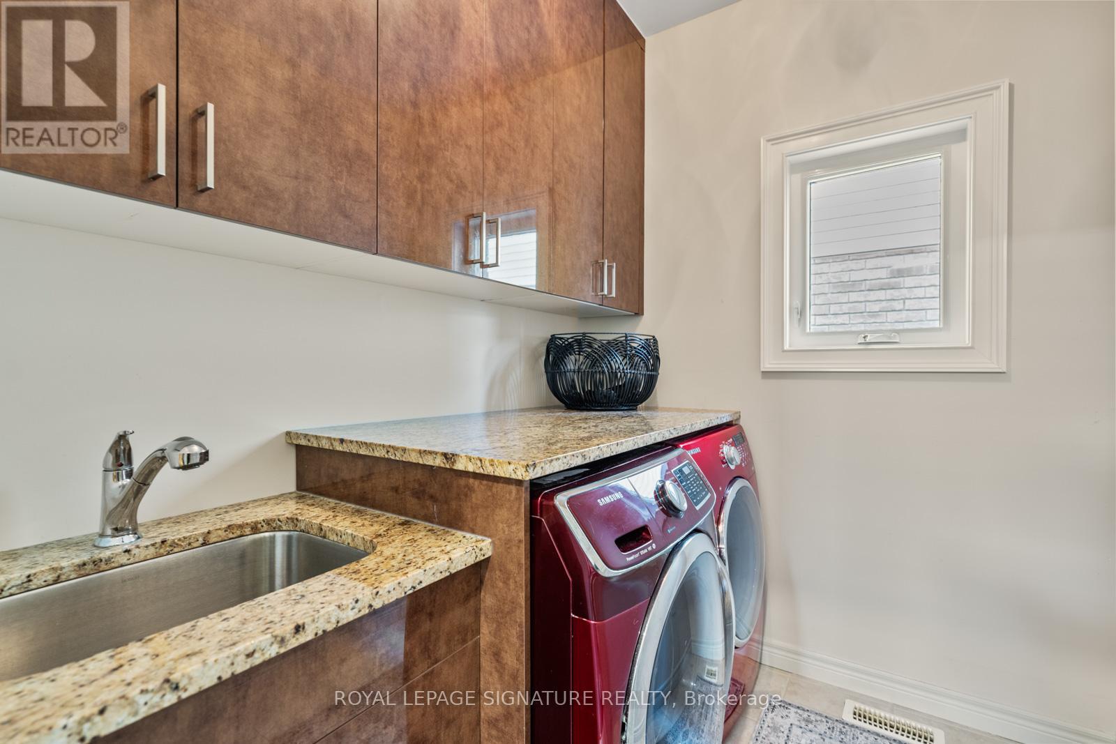 704 Robert Ferrie Drive, Kitchener, Ontario  N2R 0B2 - Photo 19 - X12725422