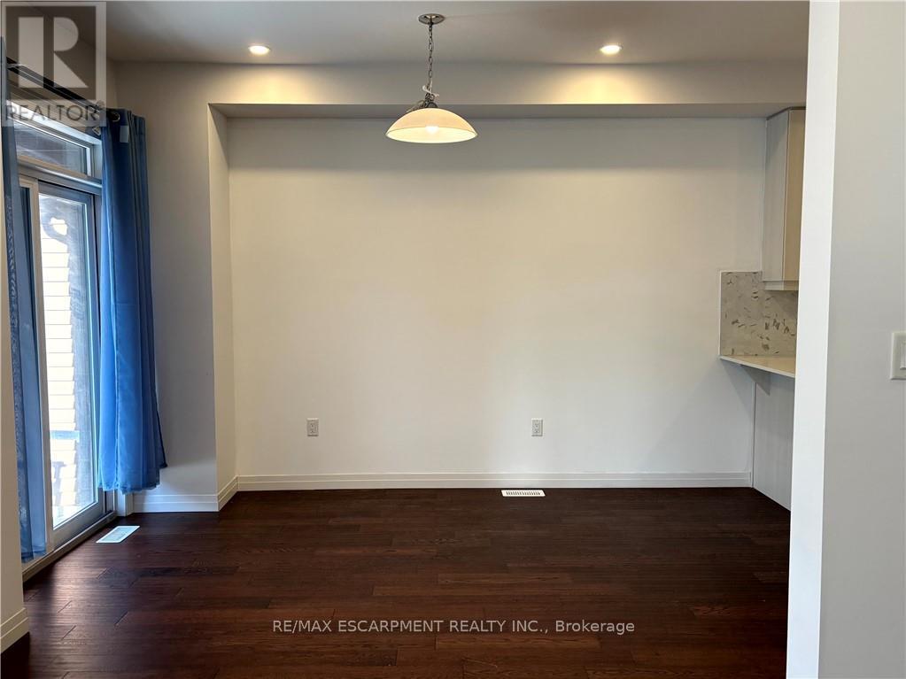 129 - 30 Times Square Boulevard, Hamilton, Ontario  L8J 0L8 - Photo 4 - X12725506