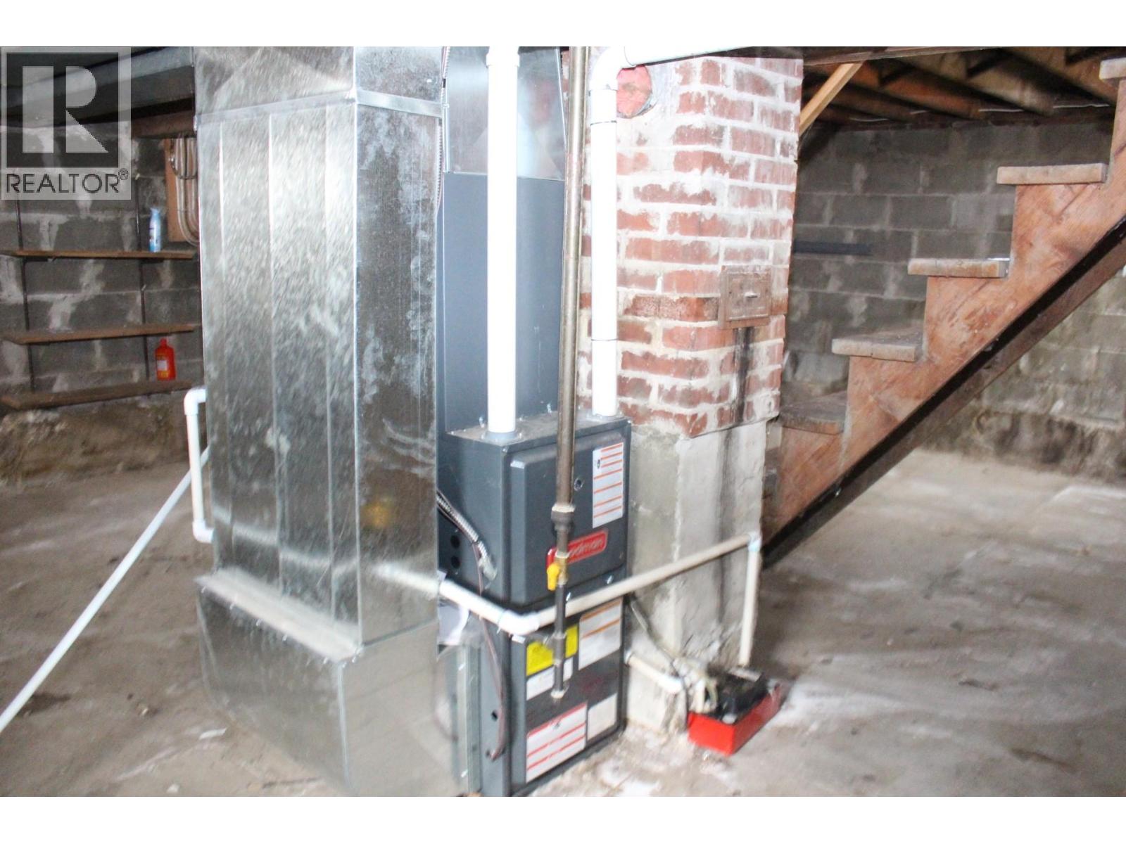 1540 Mcbeth Street, Trail, British Columbia  V1R 1Z4 - Photo 24 - 10373728