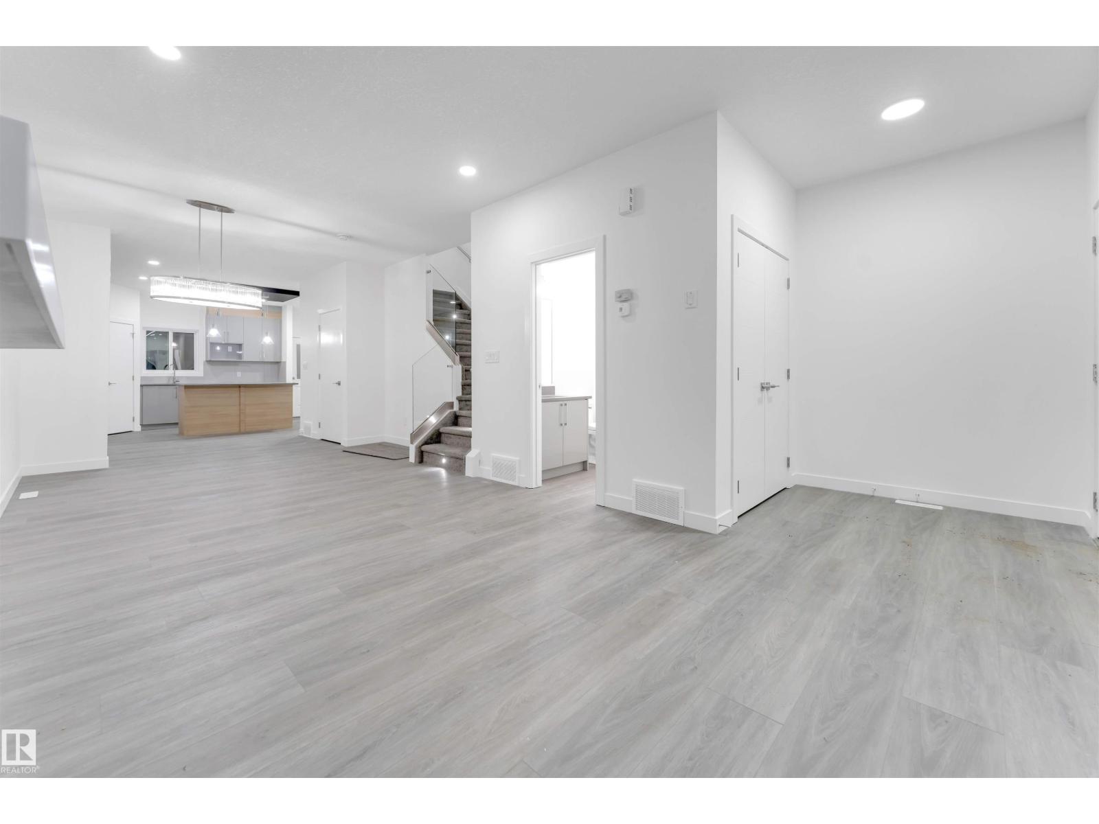 444 Crystal Creek Link, Leduc, Alberta  T9E 0X5 - Photo 6 - E4470507