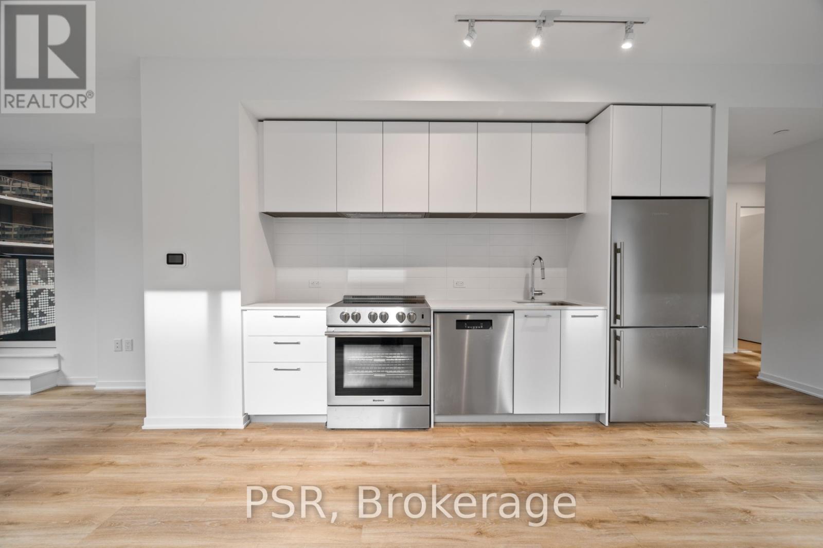 610 - 101 Roehampton Avenue, Toronto, Ontario  M4P 2W2 - Photo 4 - C12706454