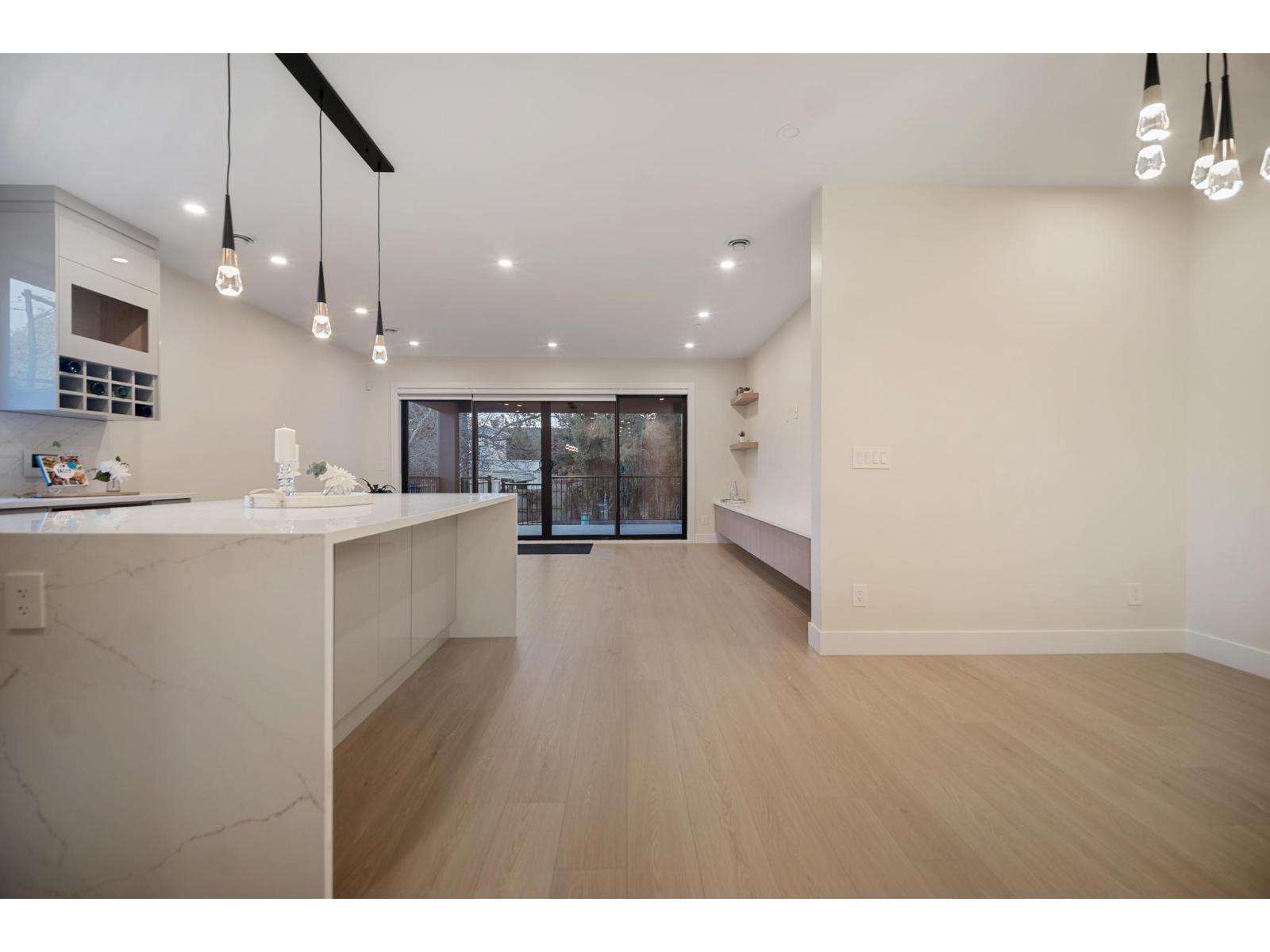 14206 North Bluff Road, White Rock, British Columbia  V4B 3C4 - Photo 7 - R3057701