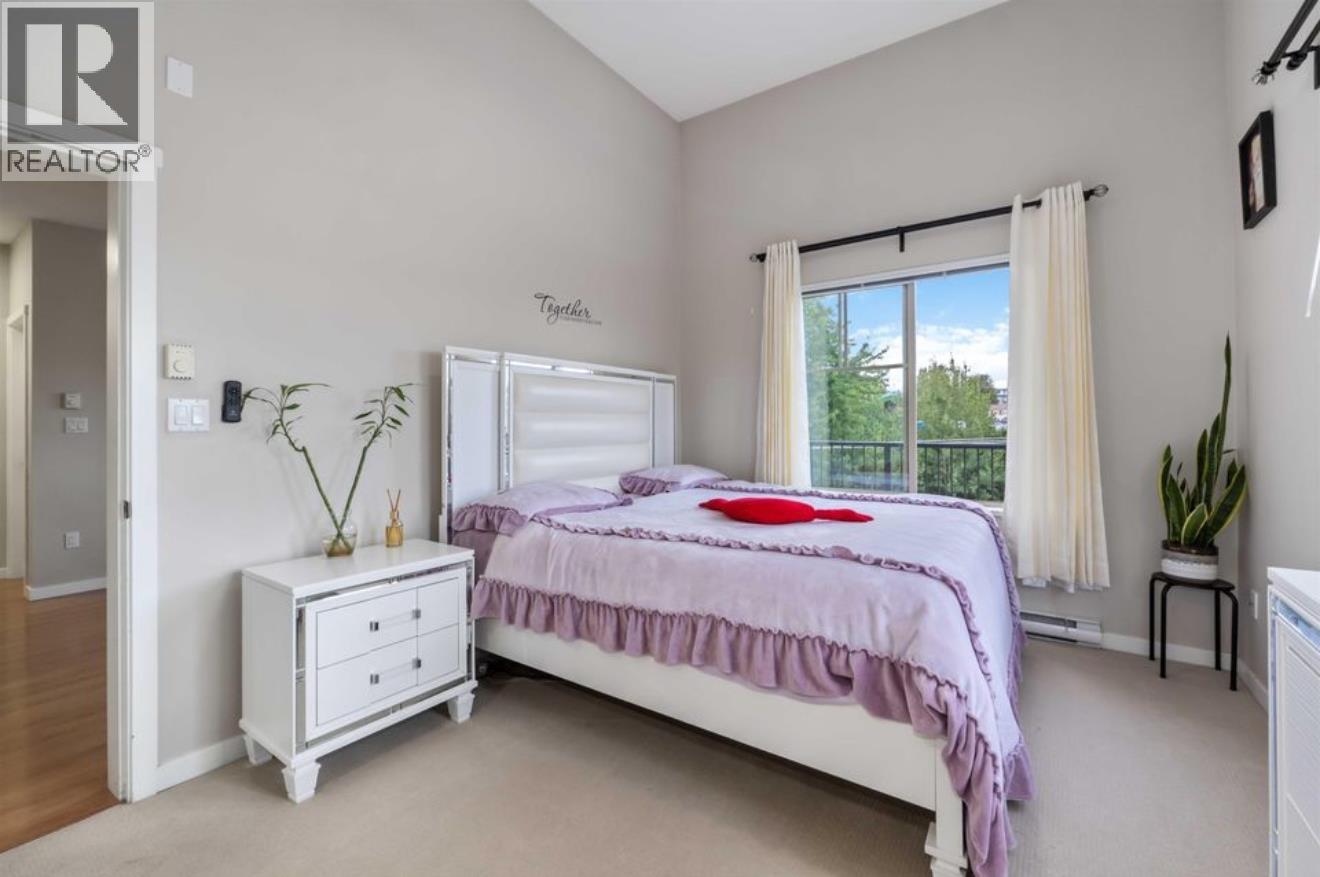 404 22290 North Avenue, Maple Ridge, British Columbia  V2X 8Z8 - Photo 1 - R3064839