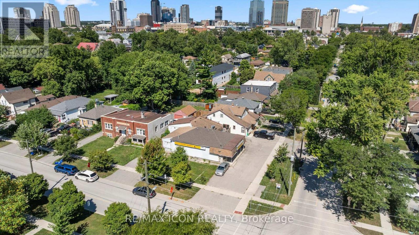 131 Waterloo Street, London East, Ontario  N6B 2M7 - Photo 2 - X12725524