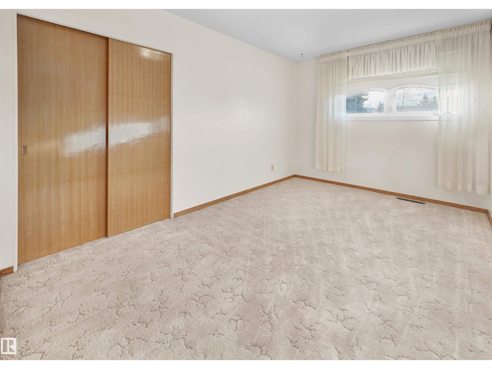 10512 54 Av Nw, Edmonton, Alberta  T6H 0T7 - Photo 15 - E4470905