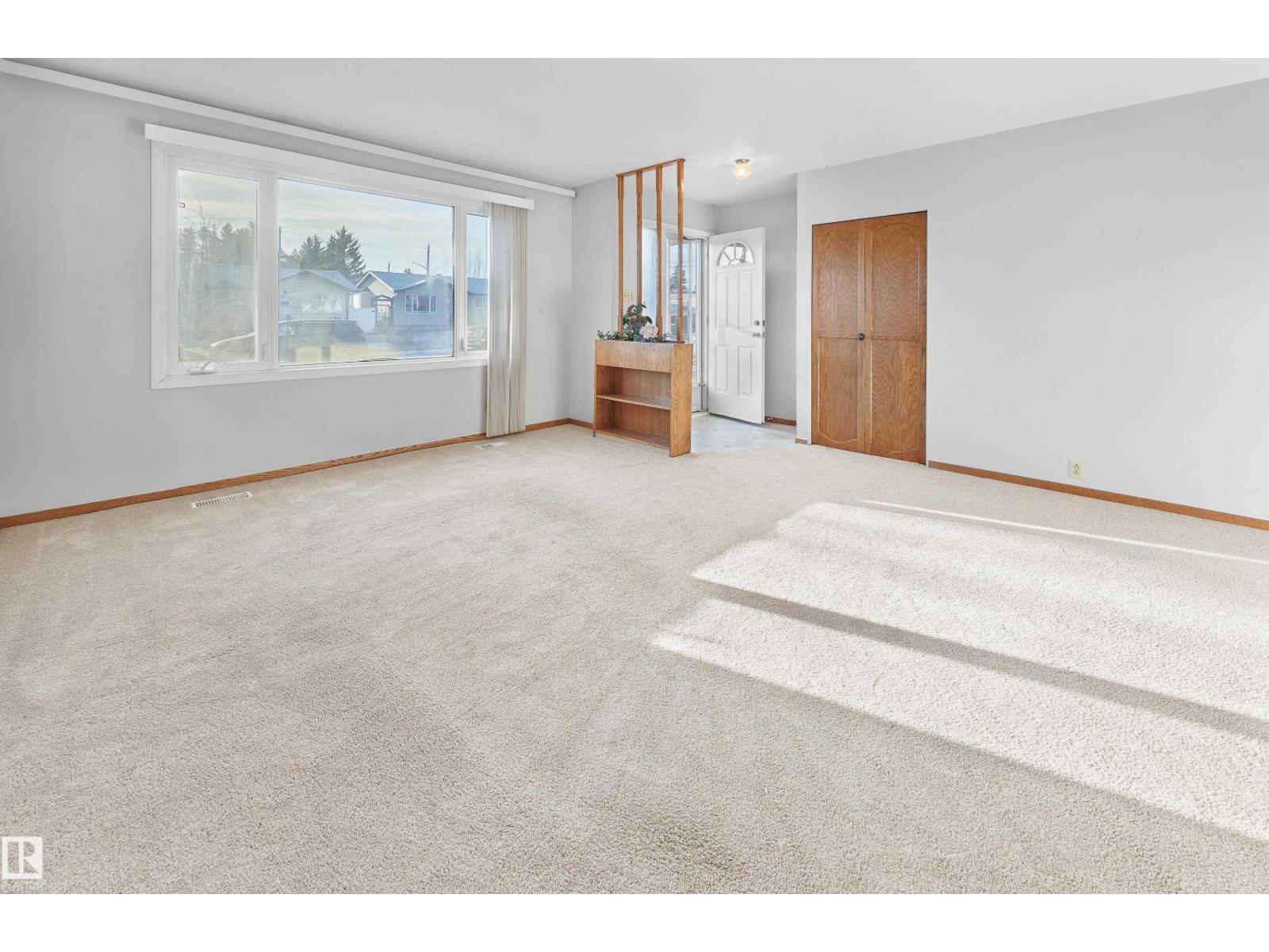 10512 54 Av Nw, Edmonton, Alberta  T6H 0T7 - Photo 4 - E4470905