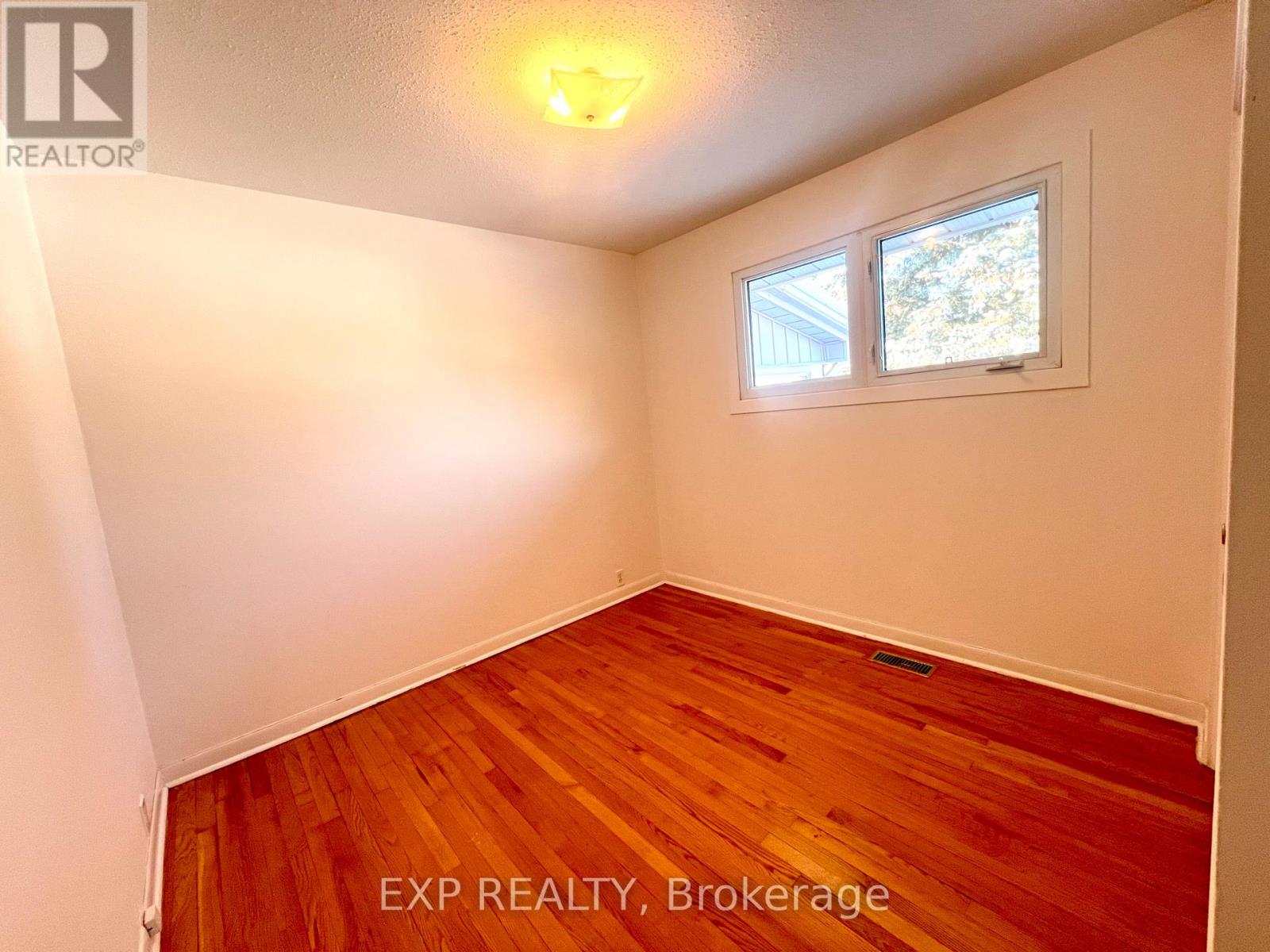 20 Wallford Way, Ottawa, Ontario  K2E 6B4 - Photo 25 - X12725562