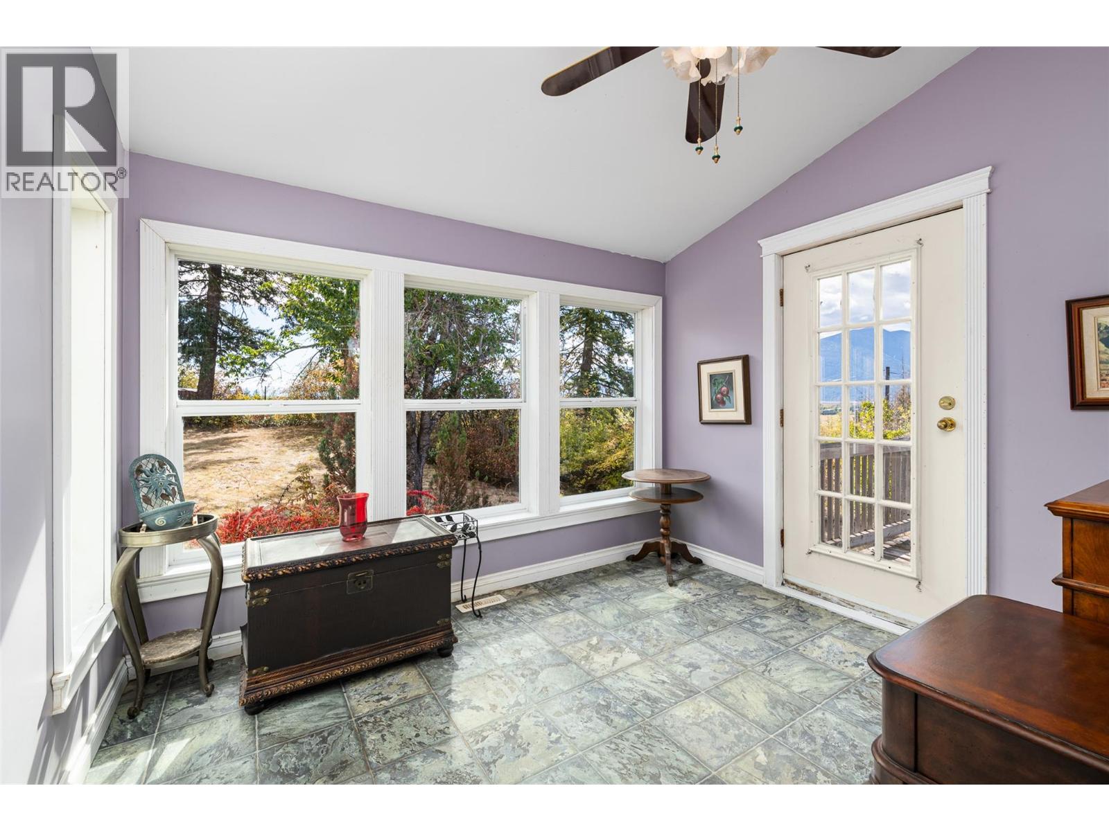 5662 3a Highway, Wynndel, British Columbia  V0B 2N2 - Photo 11 - 10373736