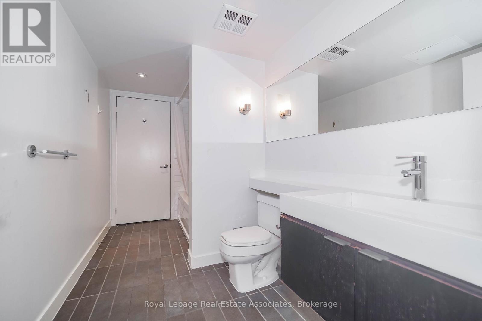 621 - 4k Spadina Avenue, Toronto, Ontario  M5V 3Y9 - Photo 22 - C12725536