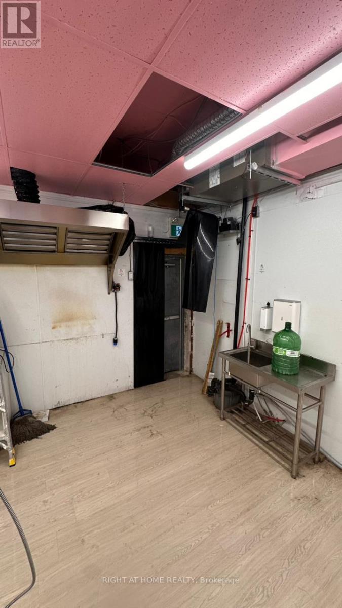 993 Bloor Street W, Toronto, Ontario  M6H 1M1 - Photo 10 - C12725598