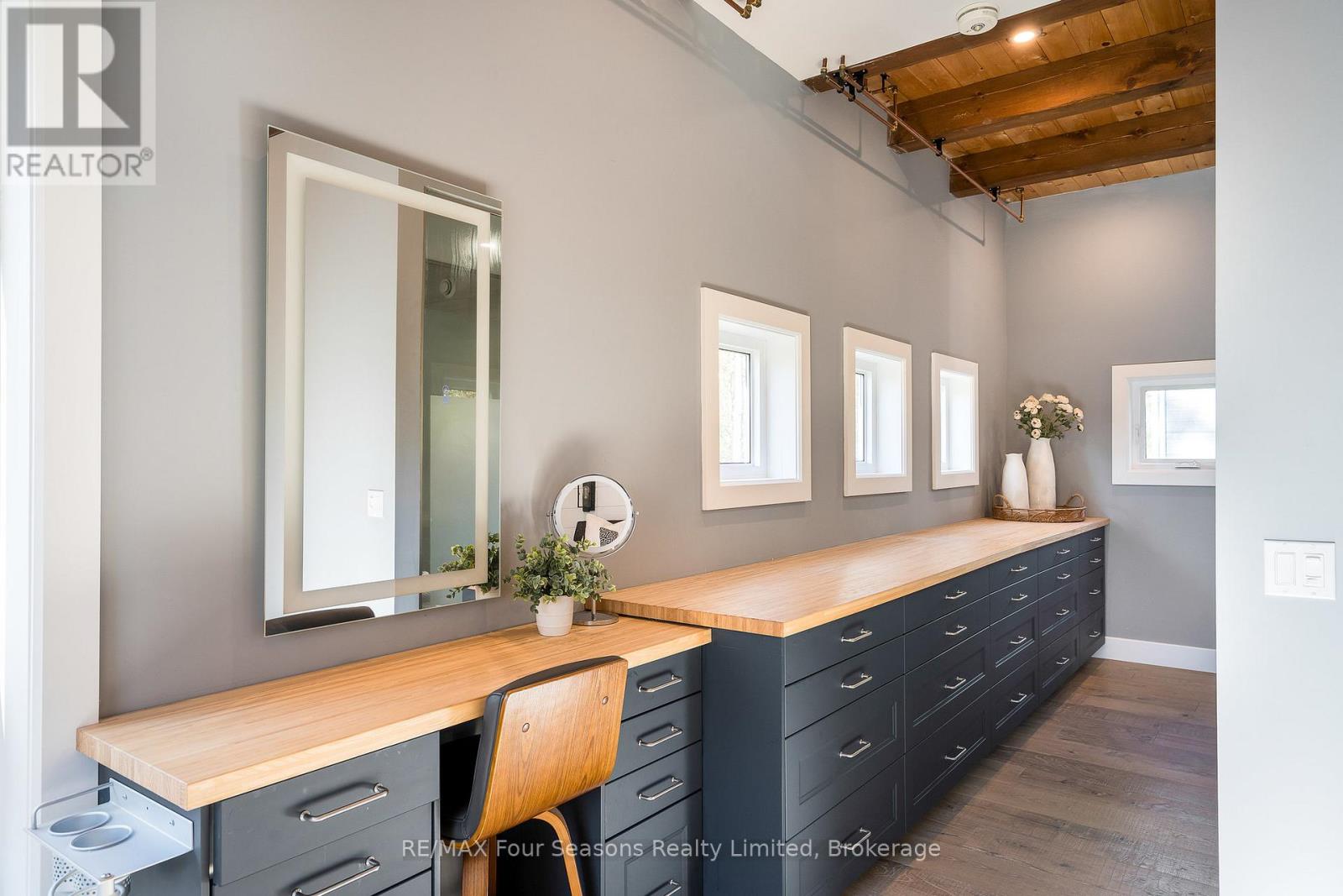 589108 Grey Road 19, Blue Mountains, Ontario  N0H 2E0 - Photo 11 - X12443335