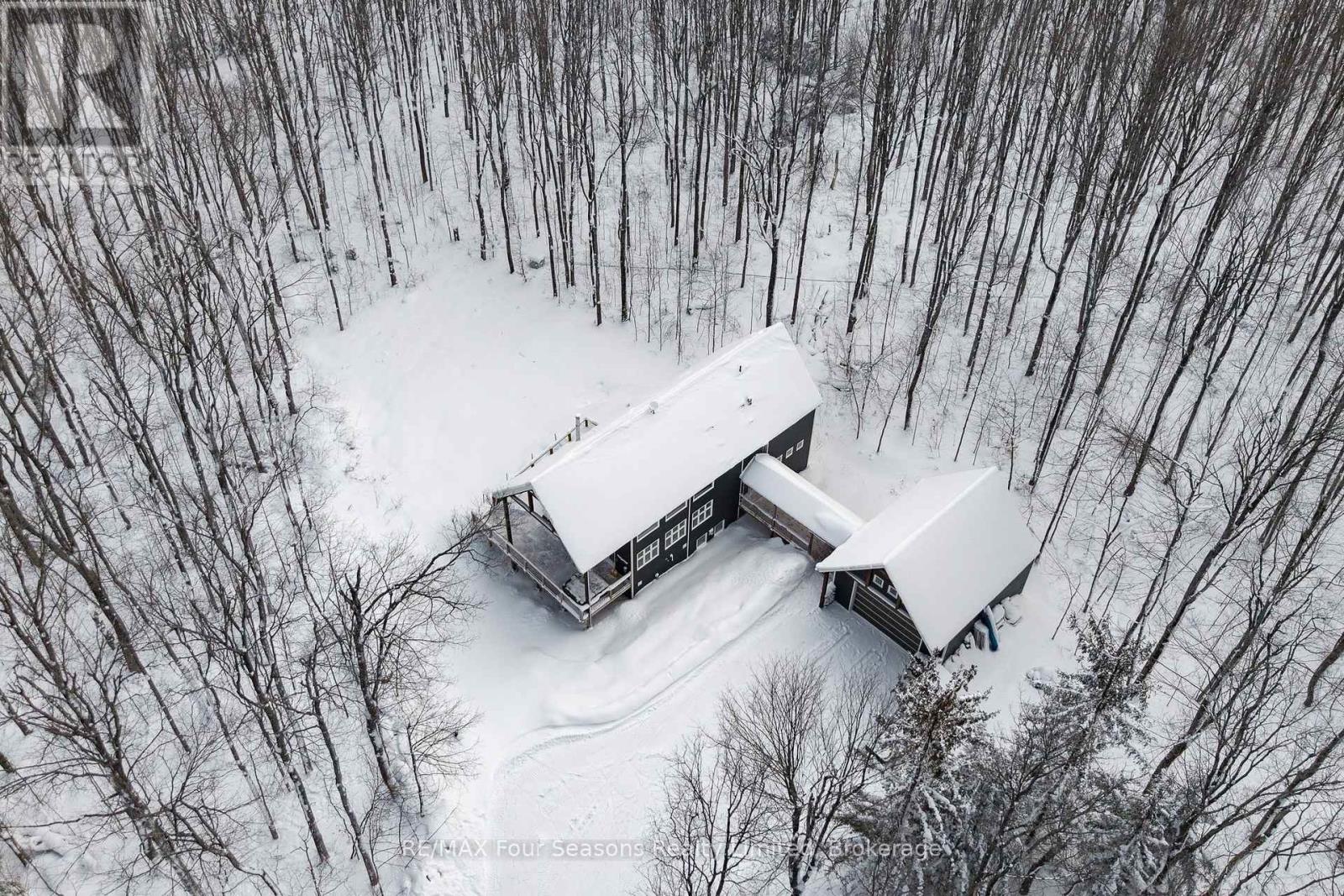 589108 Grey Road 19, Blue Mountains, Ontario  N0H 2E0 - Photo 46 - X12443335