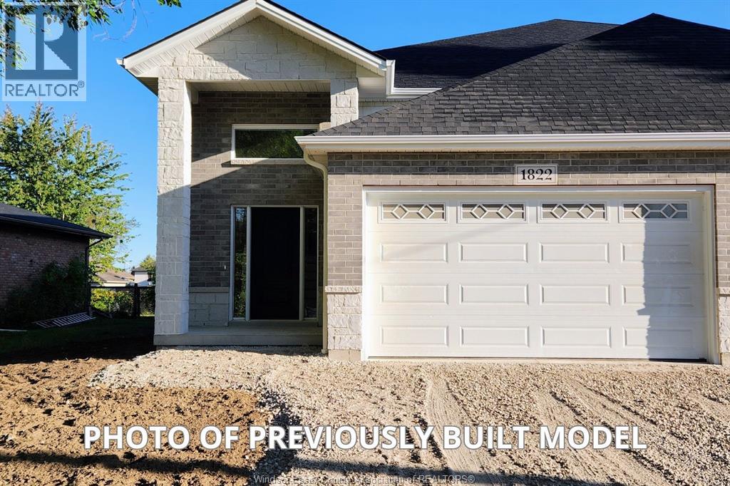 927-B Bouffard, Lasalle, Ontario  N9J 2Y1 - Photo 1 - 26001848