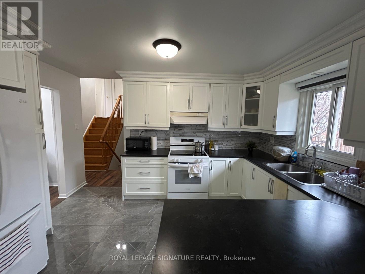 Upper - 50 Flagstick Court, Toronto, Ontario  M3J 3B8 - Photo 10 - W12724964