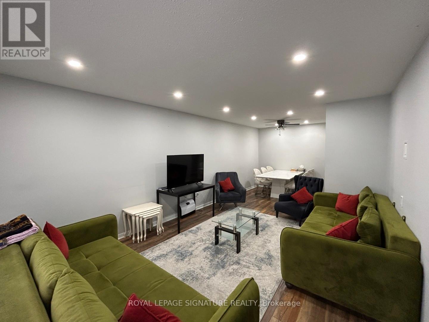 Upper - 50 Flagstick Court, Toronto, Ontario  M3J 3B8 - Photo 6 - W12724964