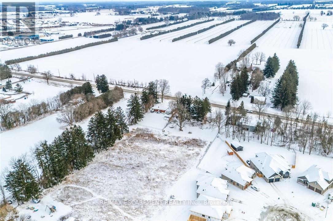 211 Thompson Road W, Norfolk, Ontario  N0E 1Y0 - Photo 12 - X12689110