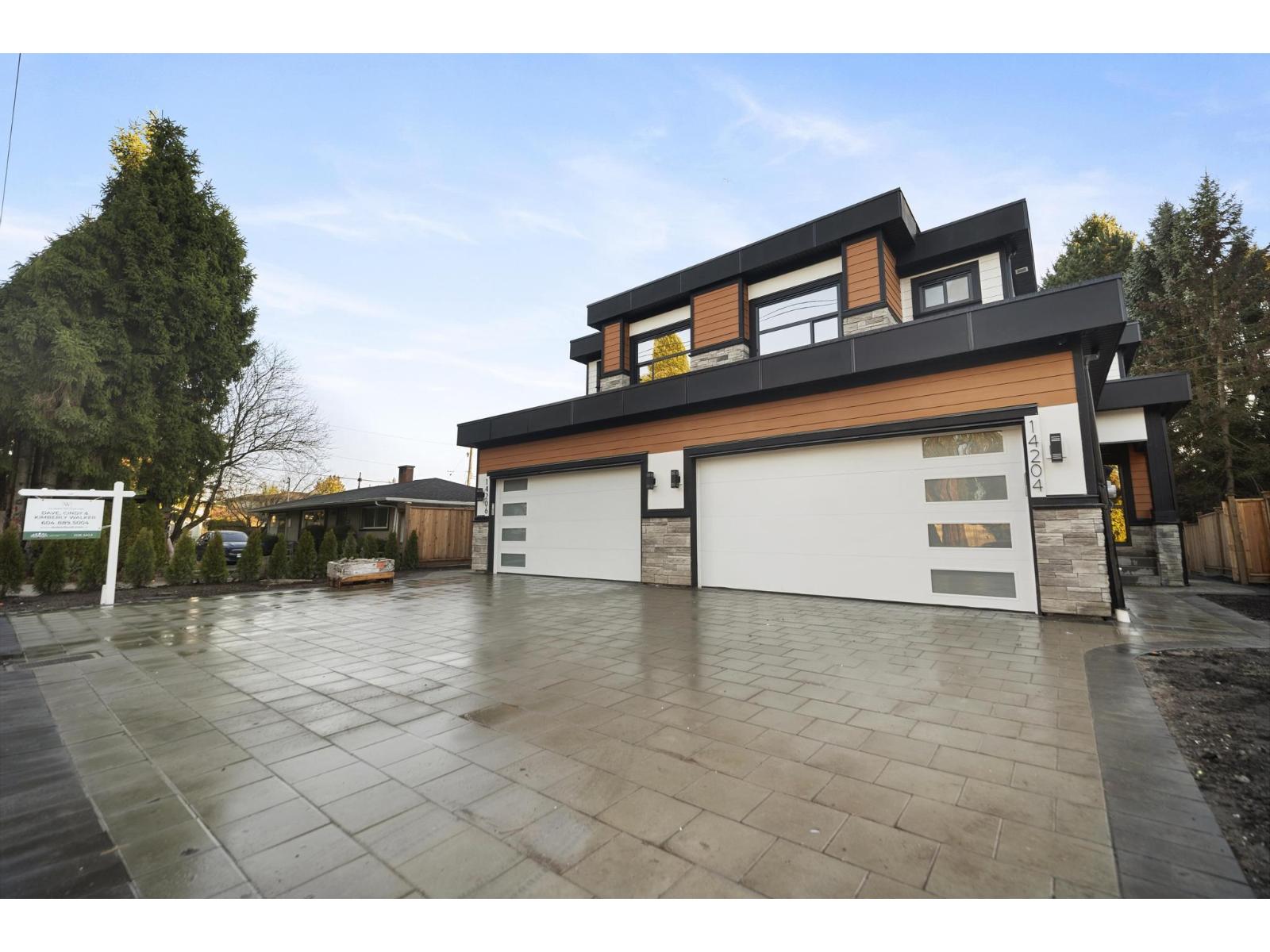 14204 North Bluff Road, White Rock, British Columbia  V4B 3C4 - Photo 1 - R3082438