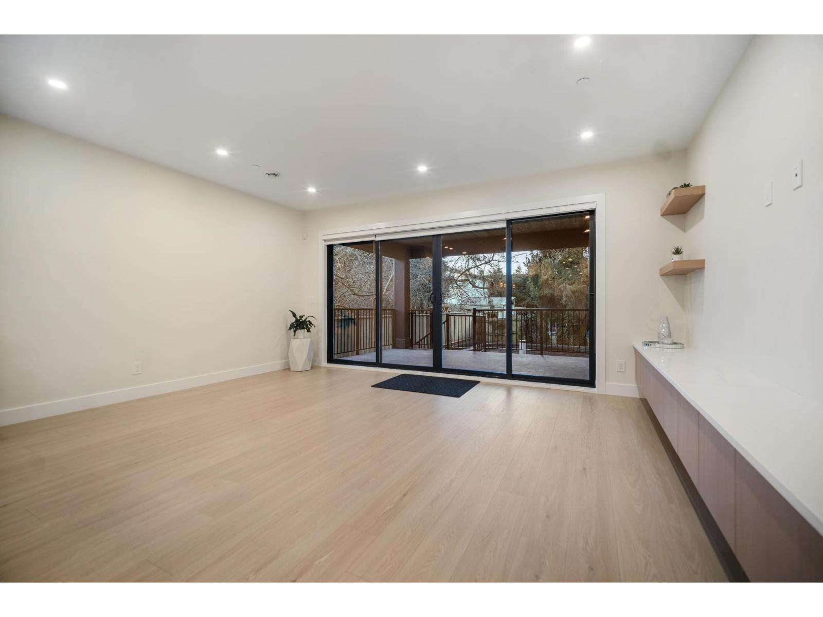 14204 North Bluff Road, White Rock, British Columbia  V4B 3C4 - Photo 15 - R3082438