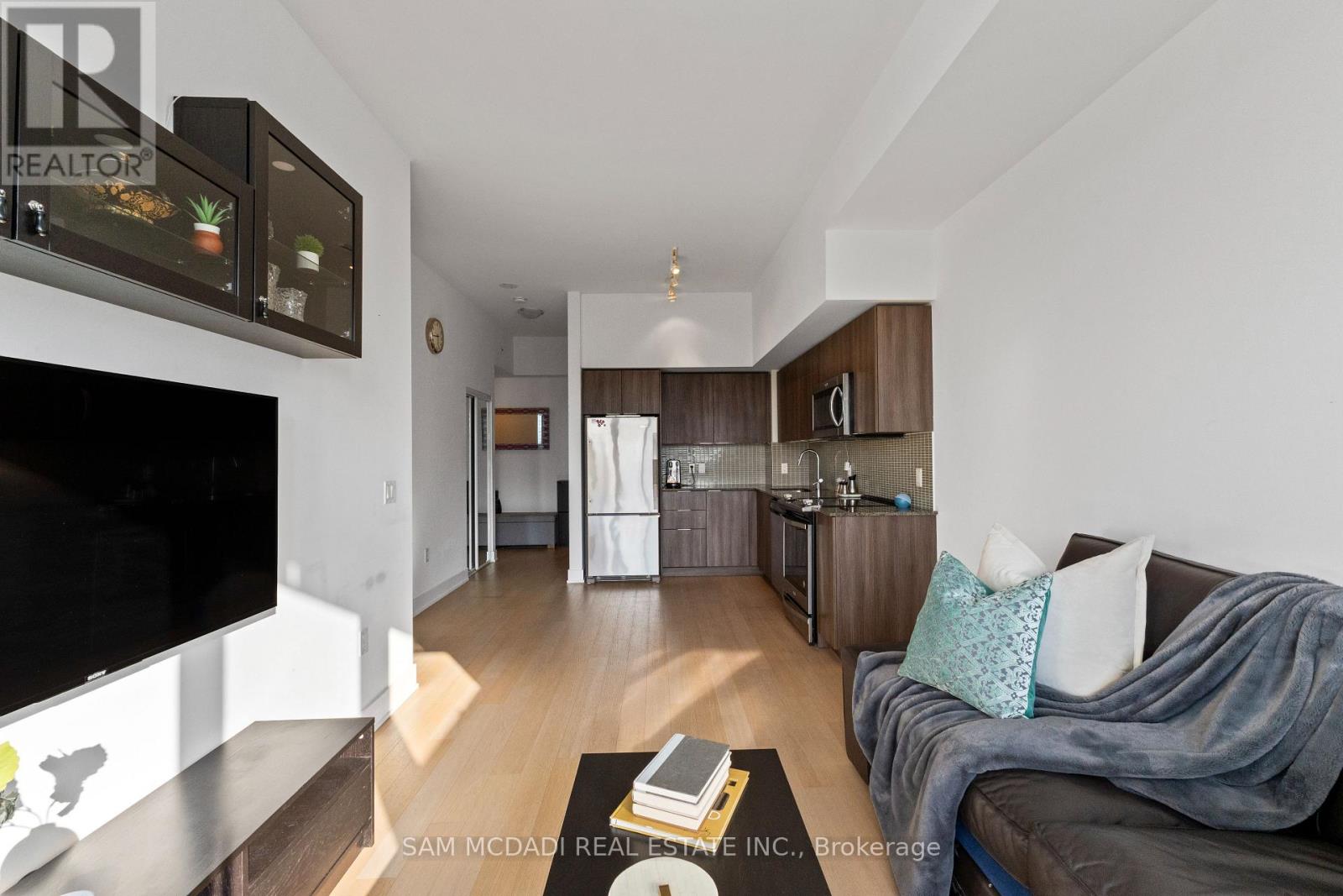 1012 - 30 Shore Breeze Drive W, Toronto, Ontario  M8V 1A1 - Photo 4 - W12725538