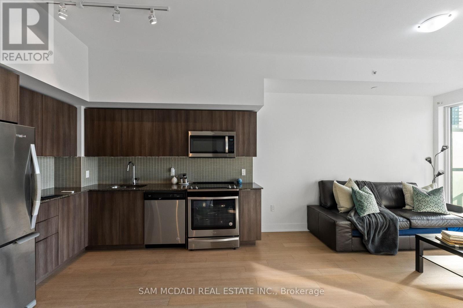 1012 - 30 Shore Breeze Drive W, Toronto, Ontario  M8V 1A1 - Photo 5 - W12725538