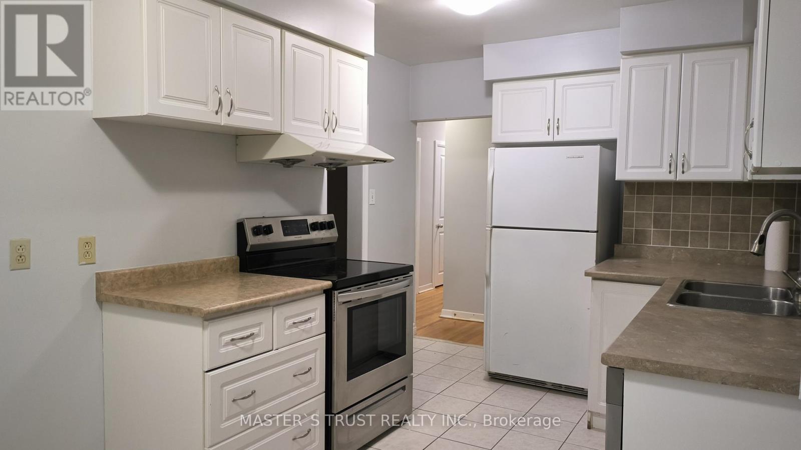 1316 Redbank Crescent, Oakville, Ontario  L6H 1Y5 - Photo 15 - W12725540