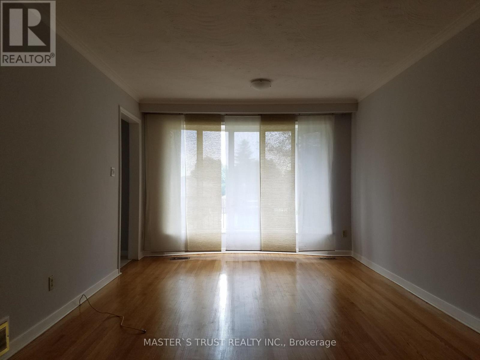 1316 Redbank Crescent, Oakville, Ontario  L6H 1Y5 - Photo 3 - W12725540