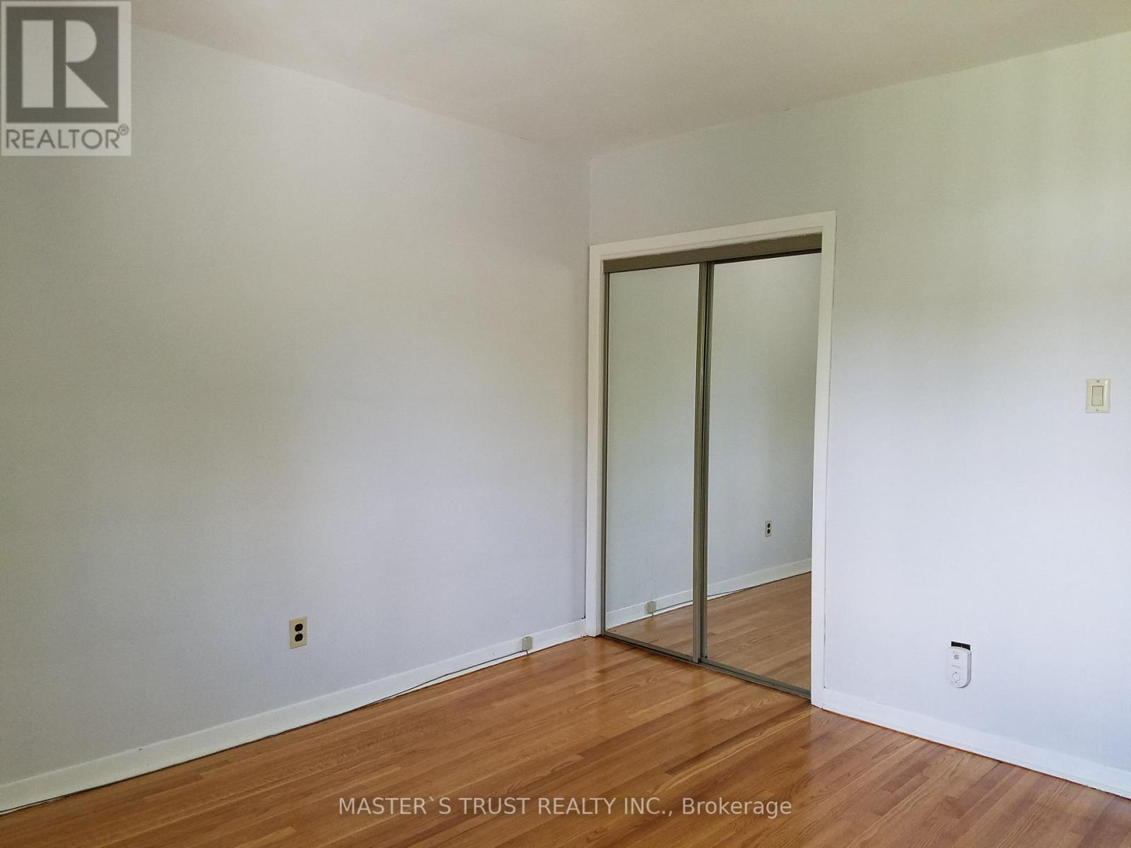 1316 Redbank Crescent, Oakville, Ontario  L6H 1Y5 - Photo 5 - W12725540