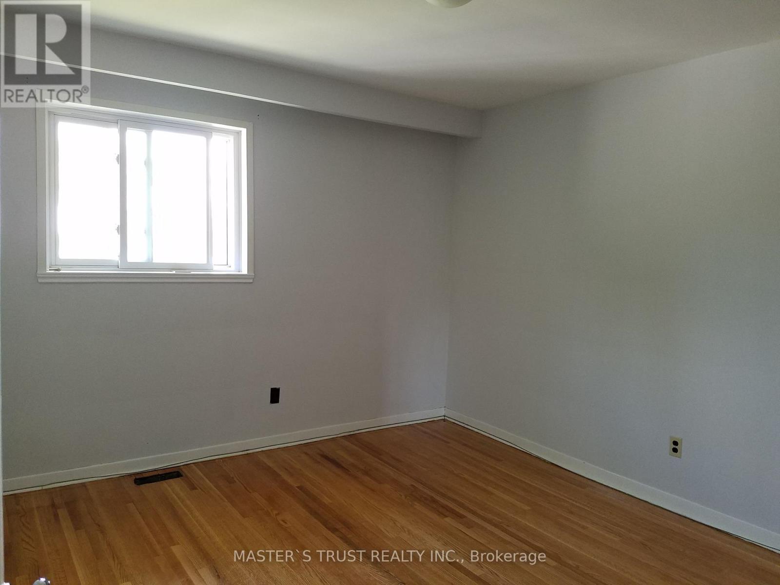 1316 Redbank Crescent, Oakville, Ontario  L6H 1Y5 - Photo 6 - W12725540