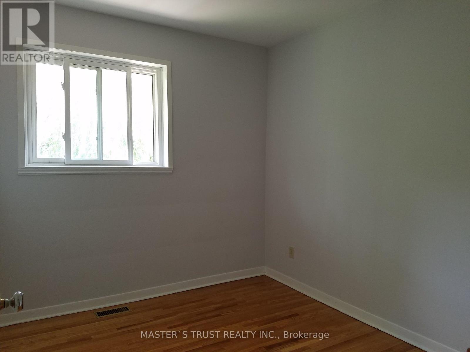 1316 Redbank Crescent, Oakville, Ontario  L6H 1Y5 - Photo 8 - W12725540