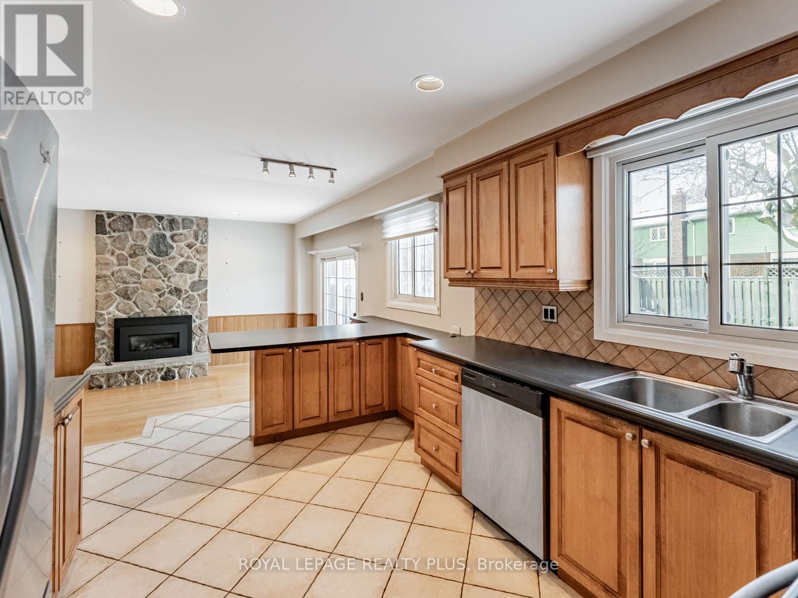 2923 Quetta Mews, Mississauga, Ontario  L5N 1Z6 - Photo 7 - W12725570