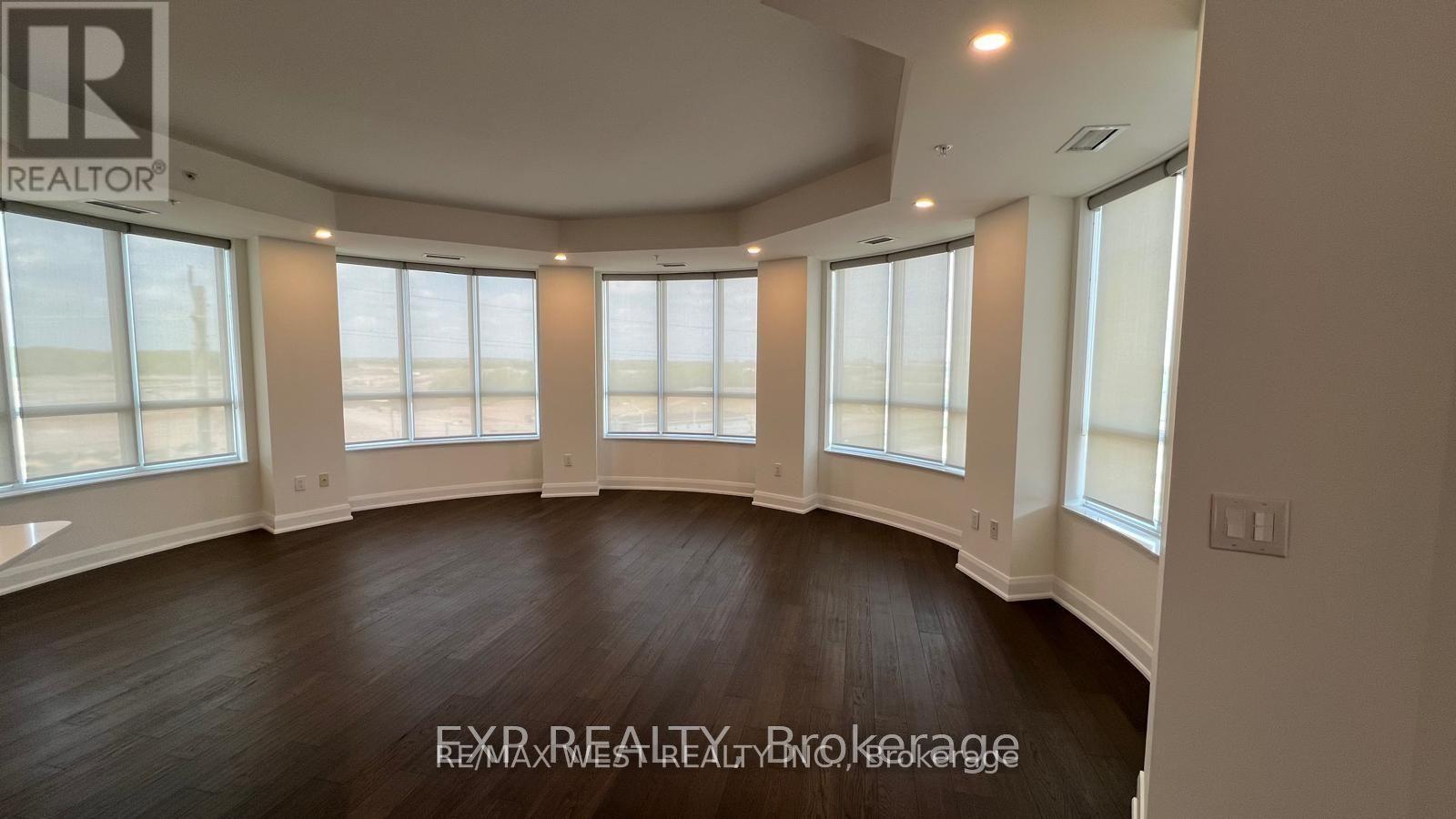 521 - 2480 Prince Michael Drive, Oakville, Ontario  L6H 0H1 - Photo 4 - W12725594