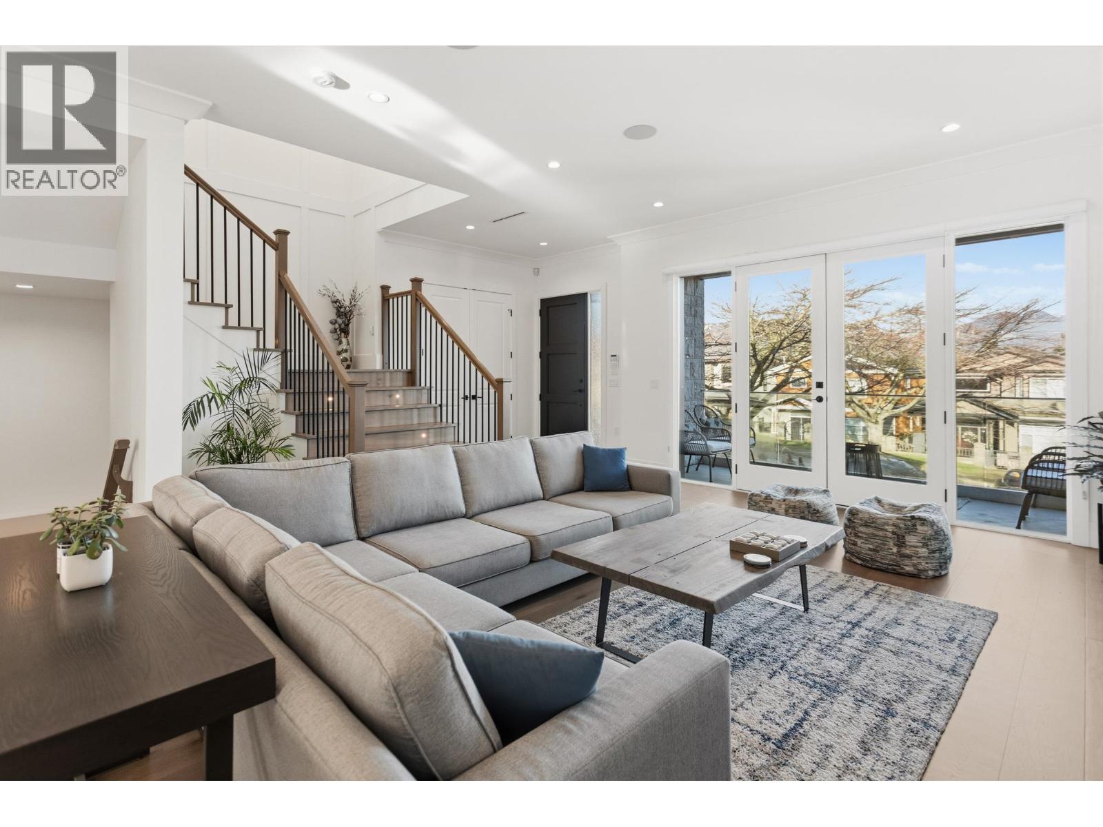 4326 Cambridge Street, Burnaby, British Columbia V5C 1H4 - Photo 5 - R3081154