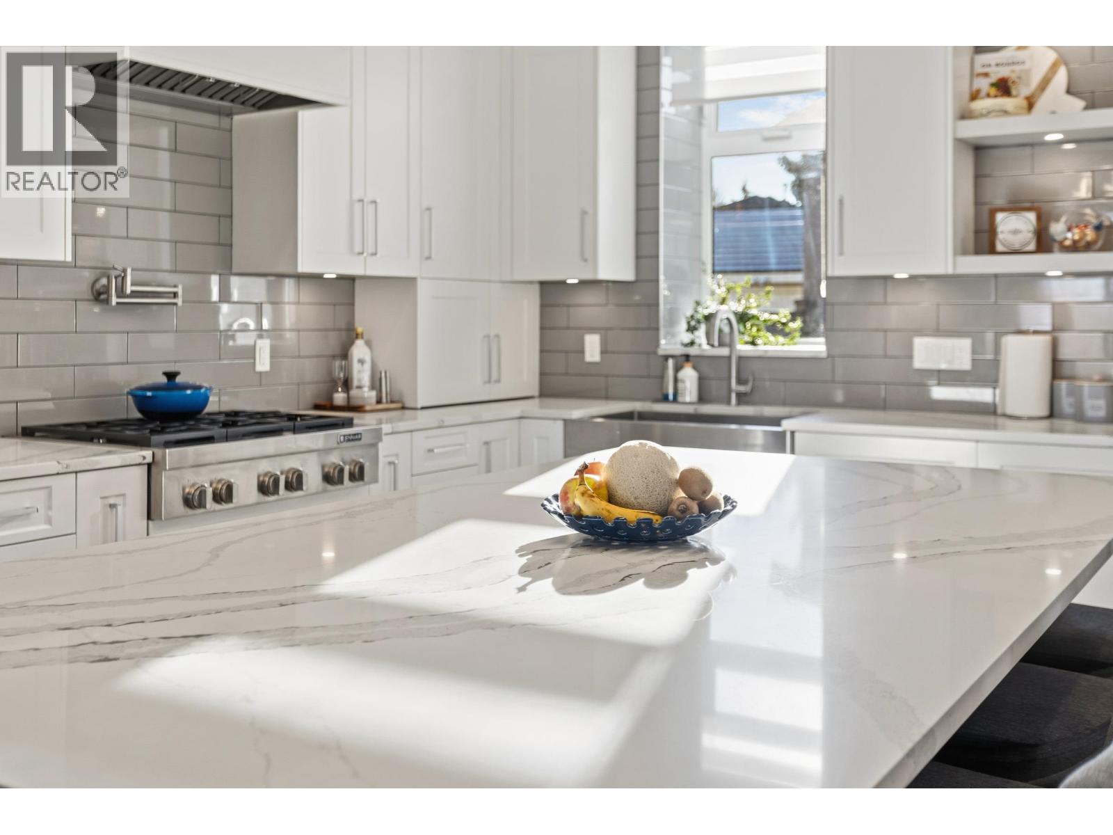 4326 Cambridge Street, Burnaby, British Columbia V5C 1H4 - Photo 12 - R3081154