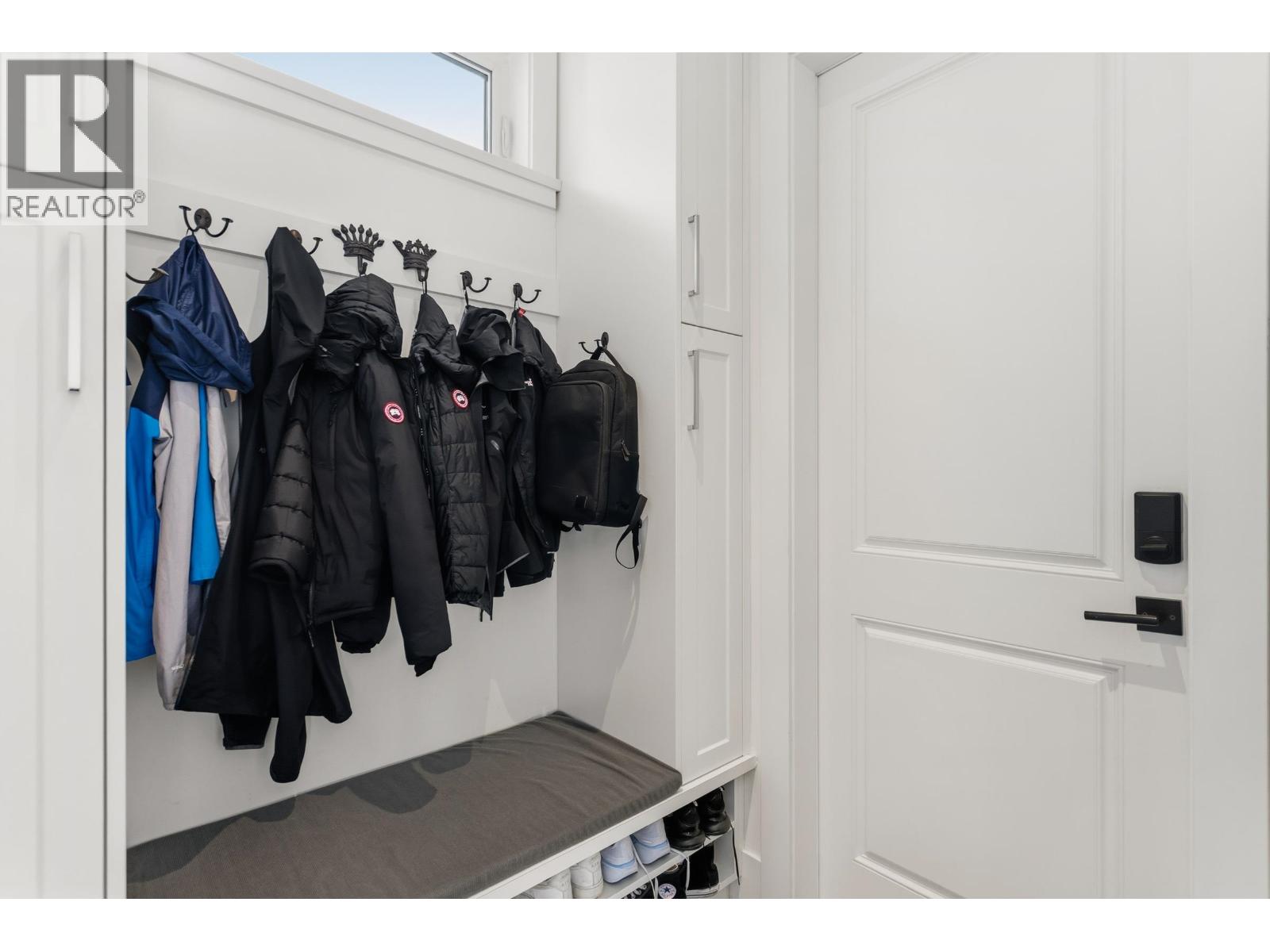 4326 Cambridge Street, Burnaby, British Columbia V5C 1H4 - Photo 9 - R3081154