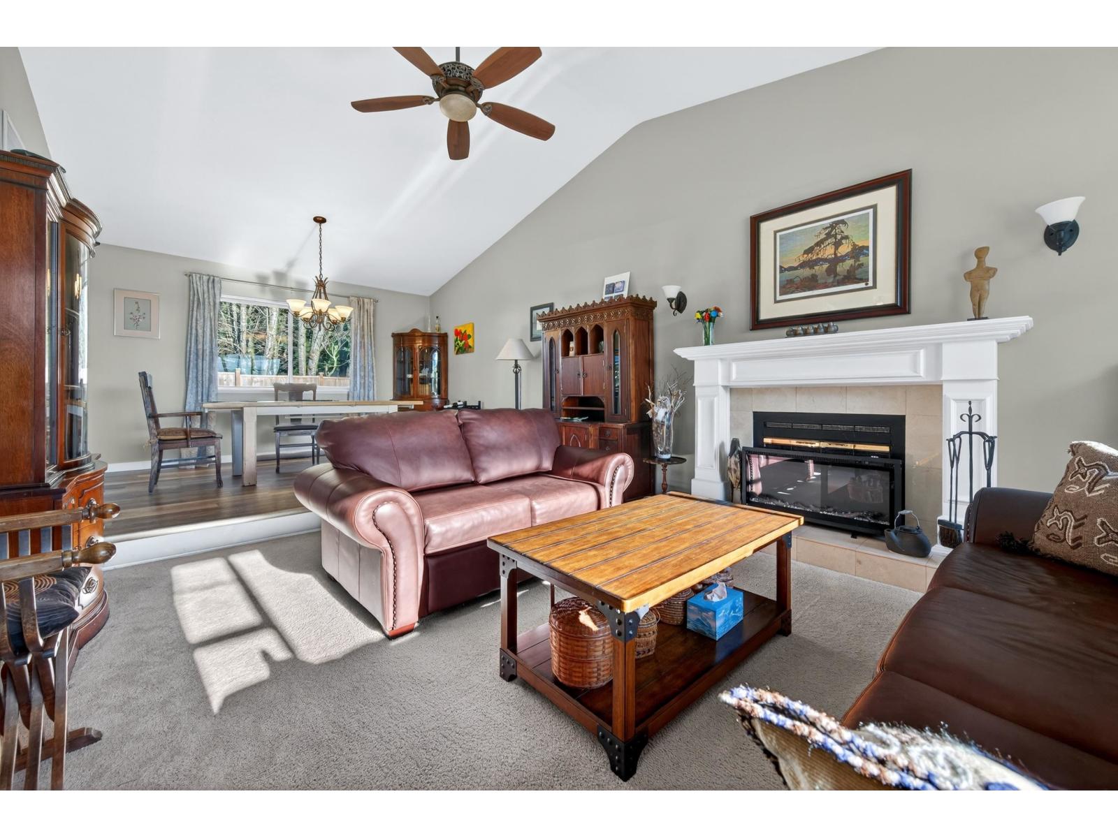 18477 57a Avenue, Surrey, British Columbia  V3S 7E4 - Photo 5 - R3082370