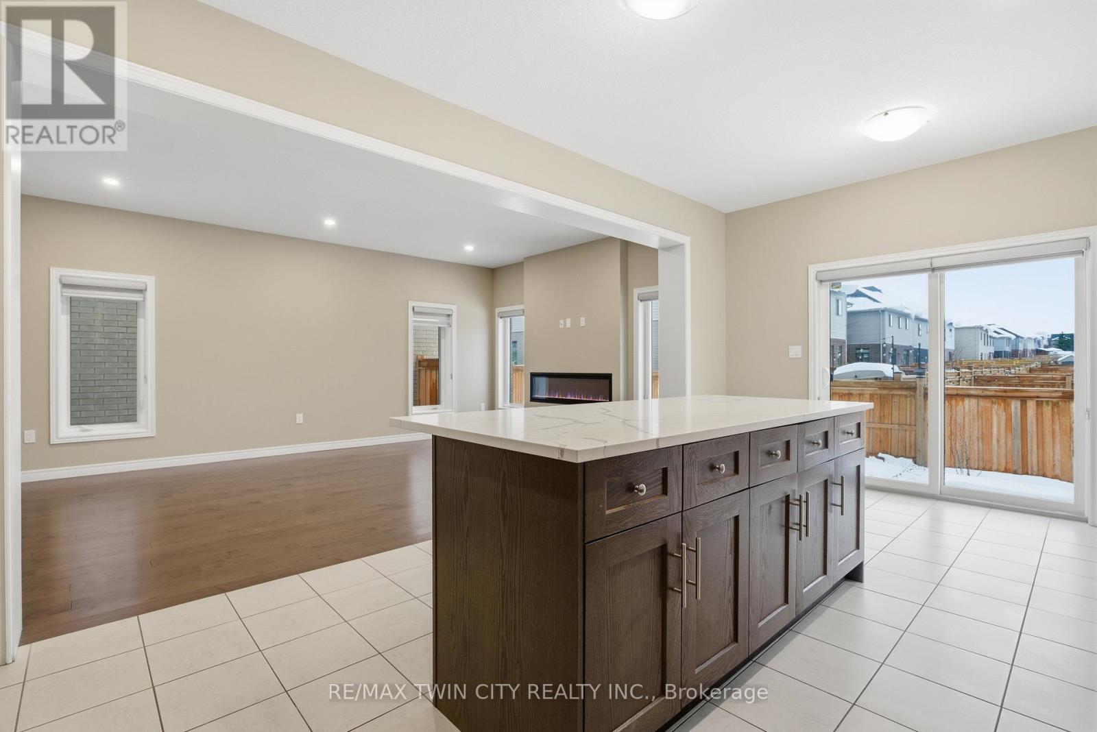 126 Tartan Avenue, Kitchener, Ontario  N2R 0N4 - Photo 11 - X12725526