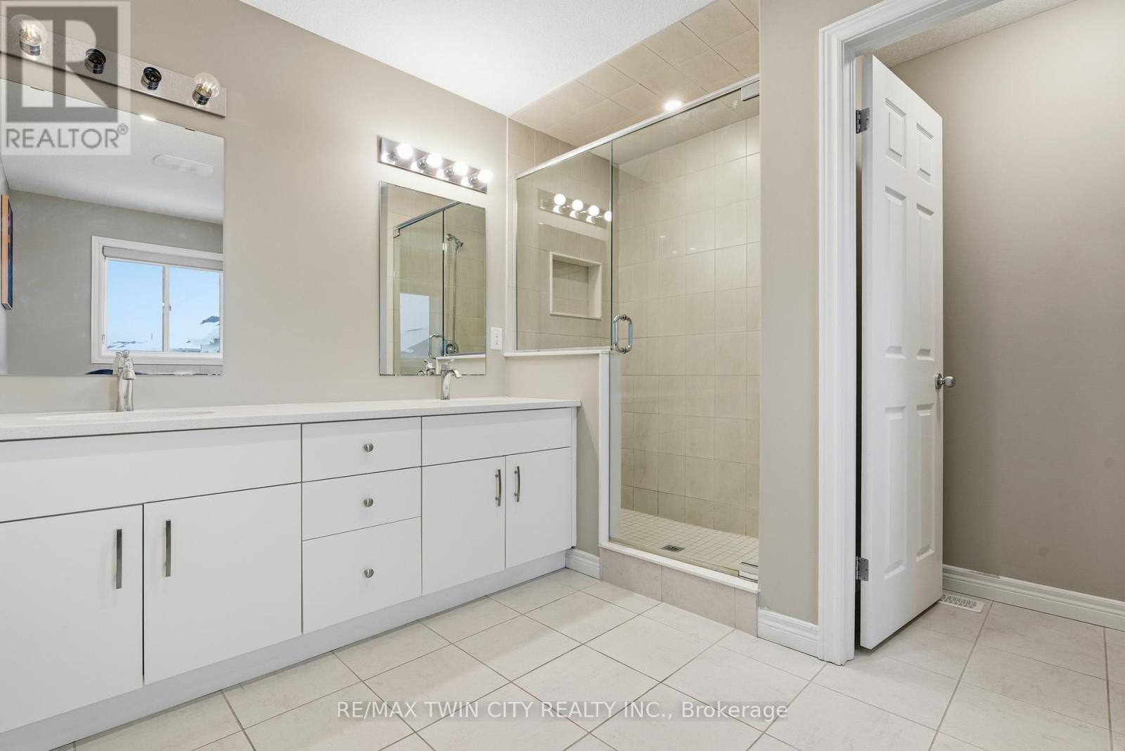 126 Tartan Avenue, Kitchener, Ontario  N2R 0N4 - Photo 24 - X12725526