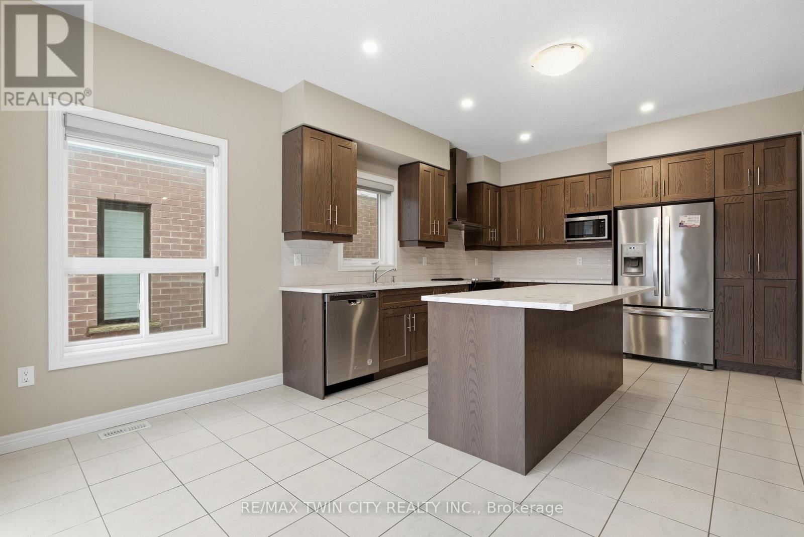 126 Tartan Avenue, Kitchener, Ontario  N2R 0N4 - Photo 7 - X12725526