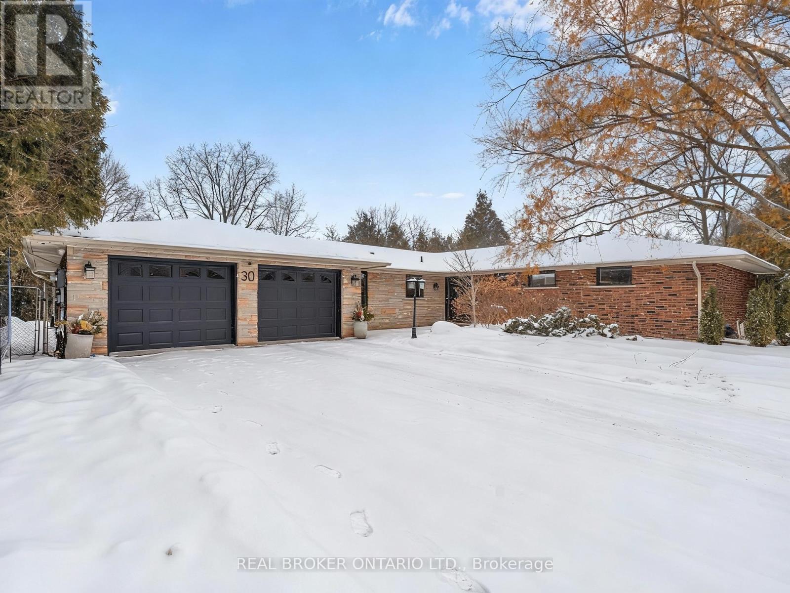 30 Carl Crescent, Hamilton, Ontario  L8B 0G5 - Photo 1 - X12725578