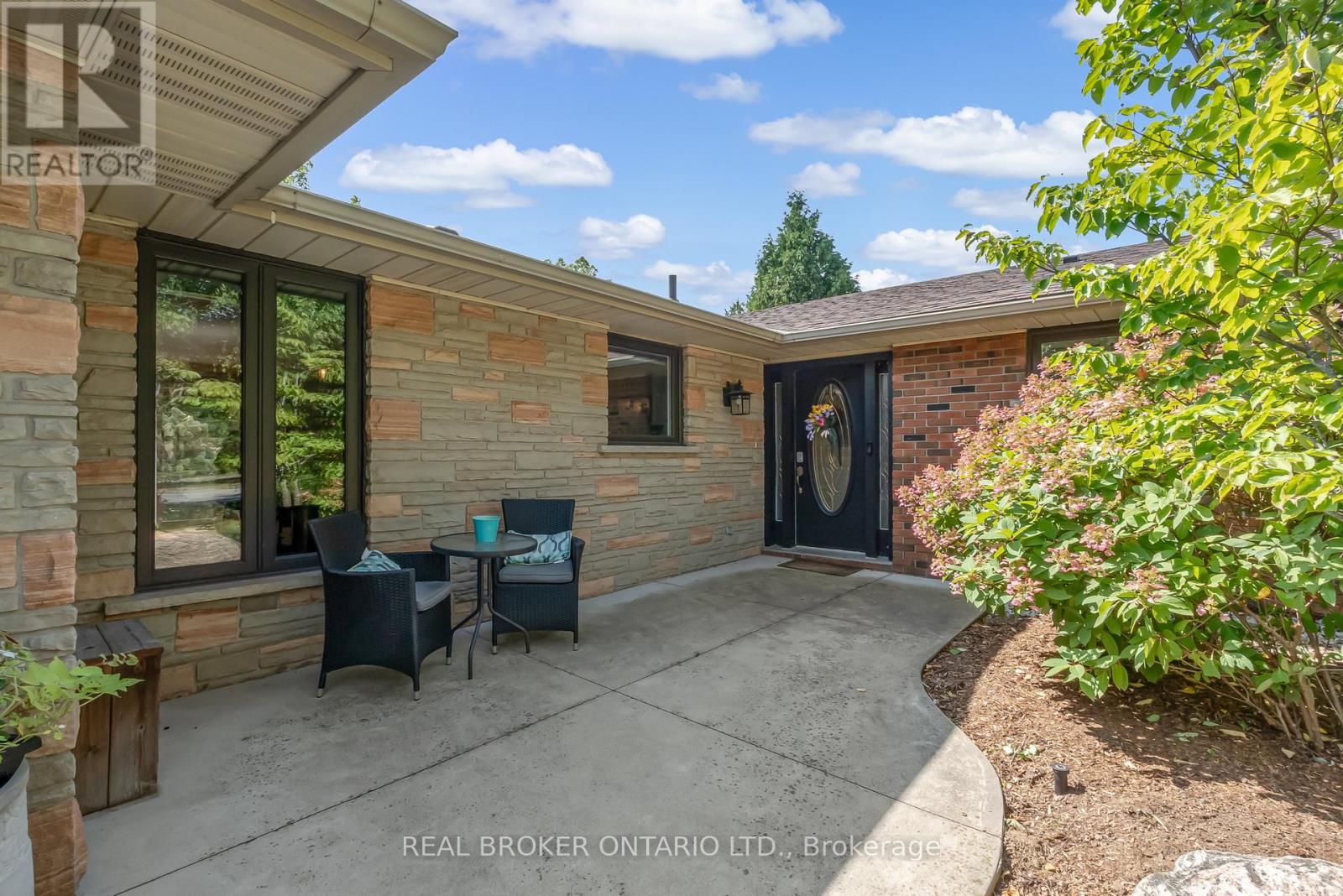 30 Carl Crescent, Hamilton, Ontario  L8B 0G5 - Photo 4 - X12725578