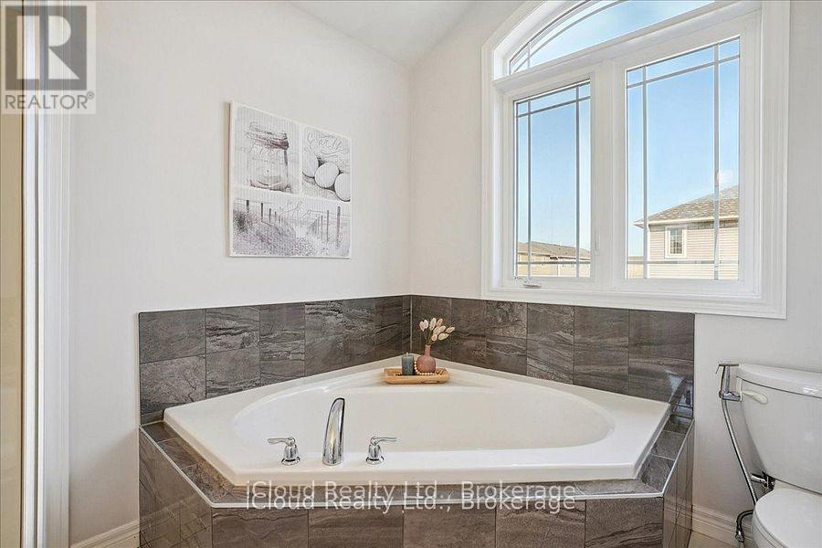 136 Dunrobin Lane, Grimsby, Ontario  L3M 0H4 - Photo 29 - X12725582