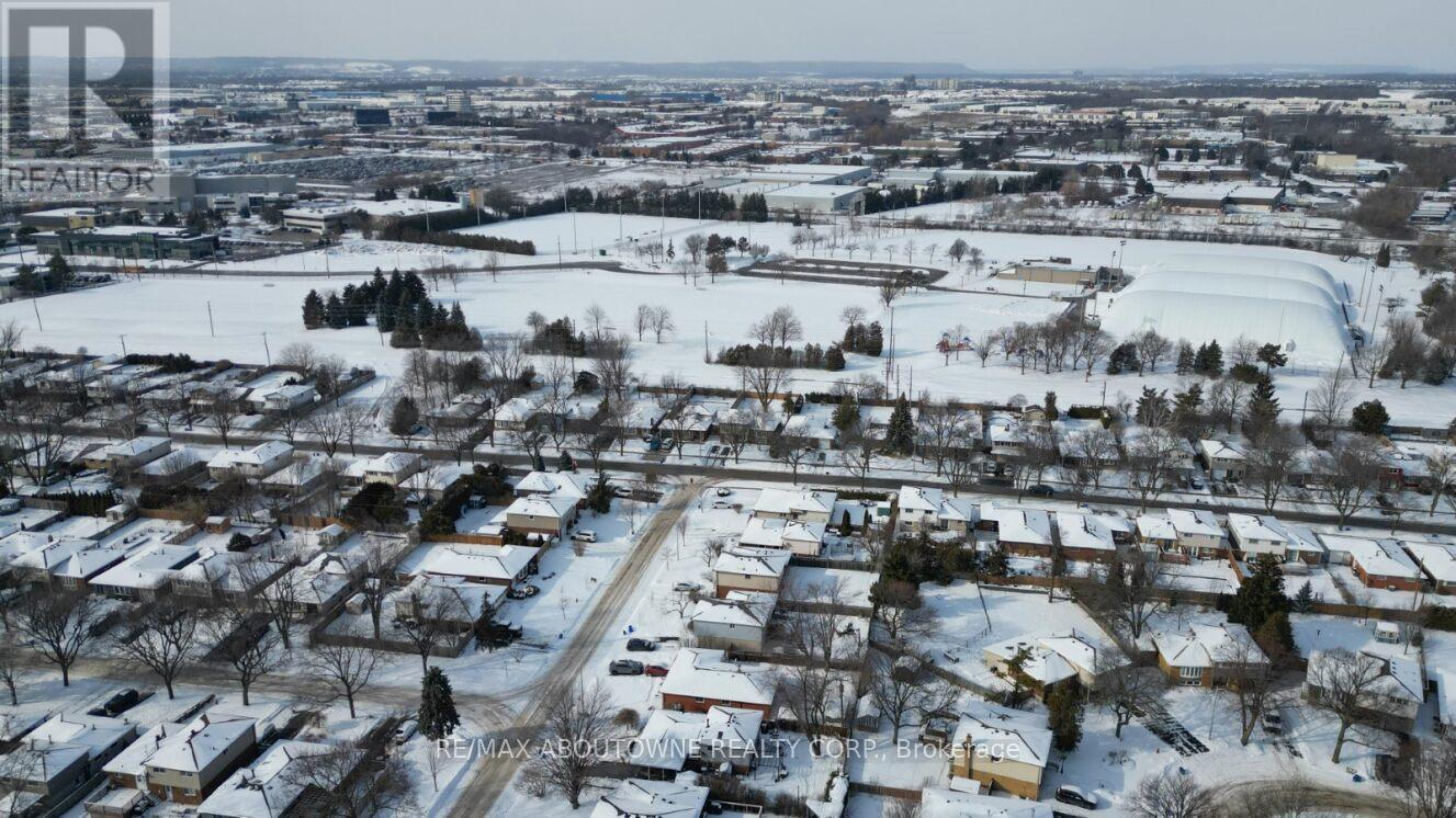 626 Cape Avenue, Burlington, Ontario  L7L 4M6 - Photo 39 - W12722618