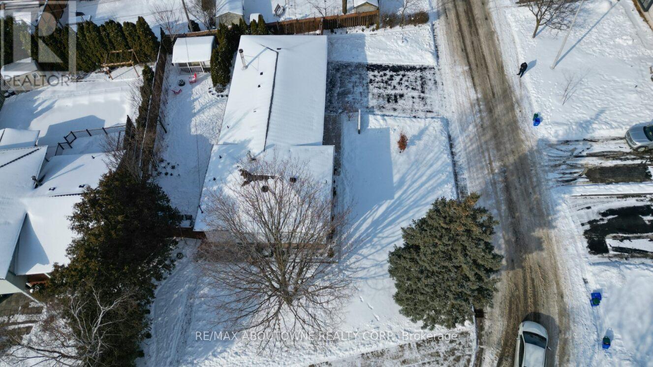 626 Cape Avenue, Burlington, Ontario  L7L 4M6 - Photo 34 - W12722618