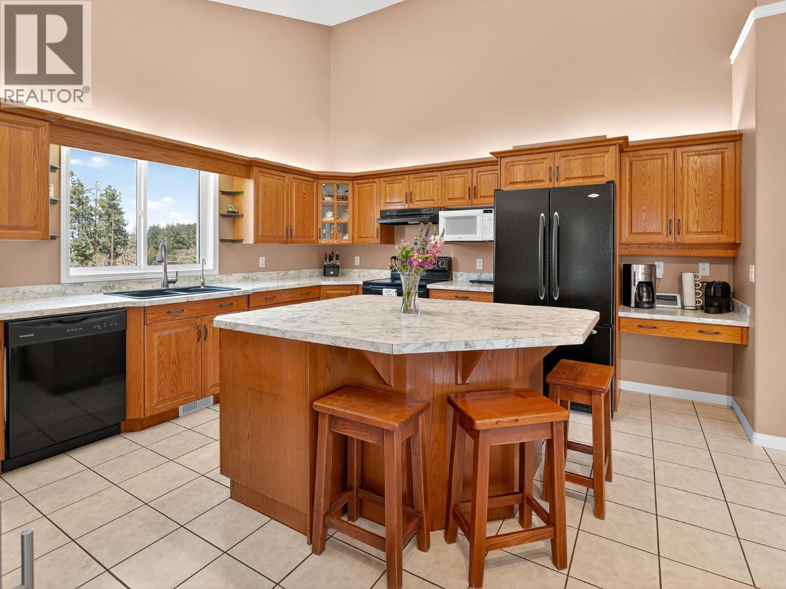 5955 Postill Lake Road, Kelowna, British Columbia  V1X 7V3 - Photo 13 - 10373730