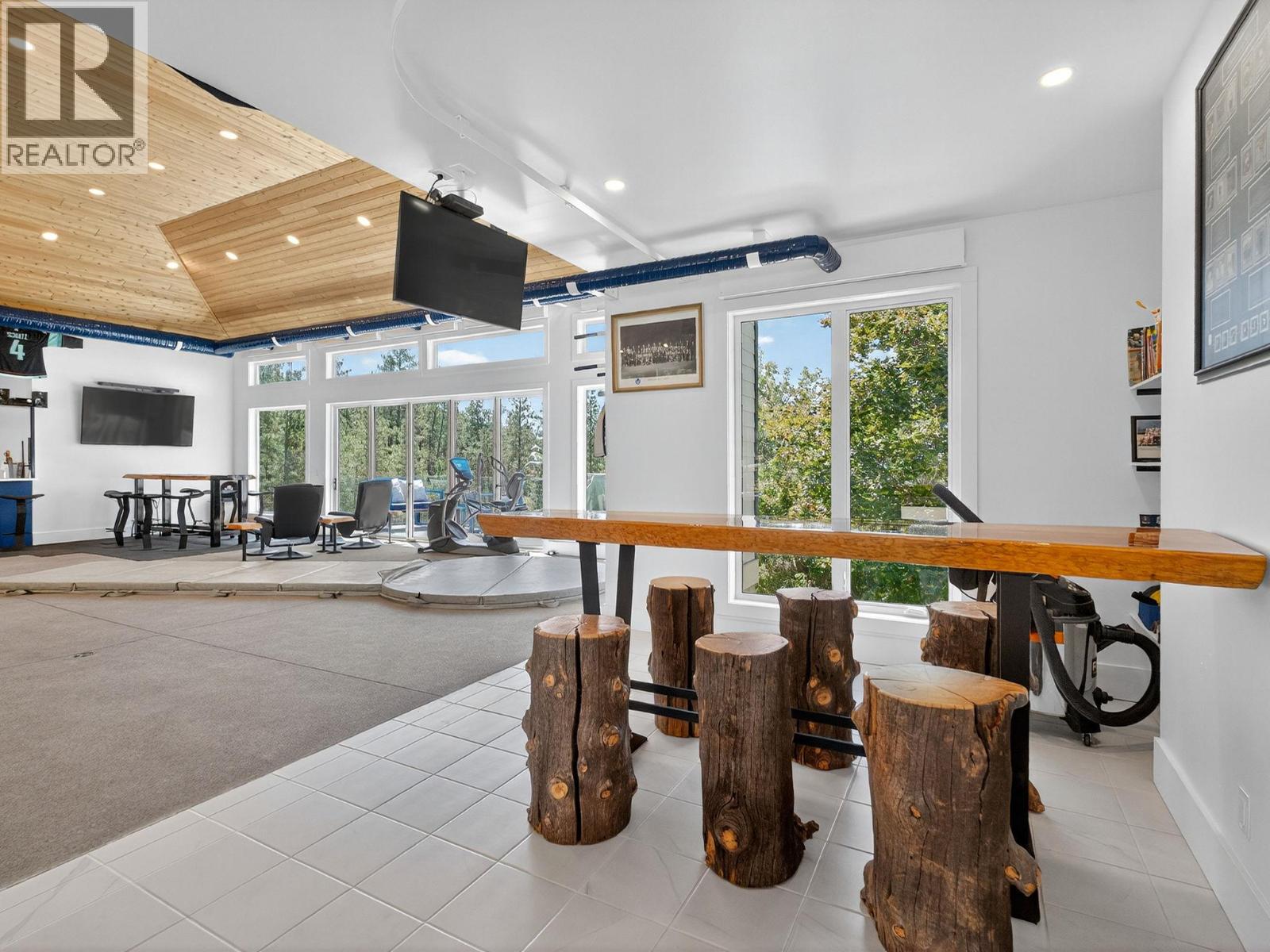 5955 Postill Lake Road, Kelowna, British Columbia  V1X 7V3 - Photo 25 - 10373730